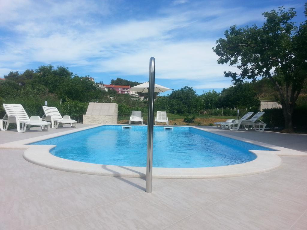 Renata Apartment Banjol